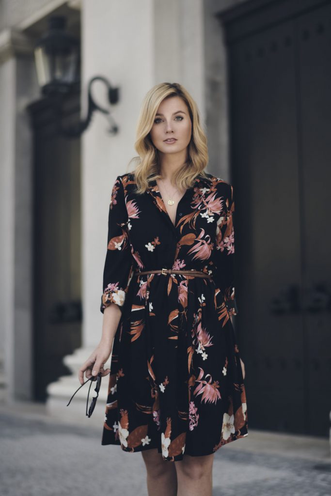 a modern woman buisness outfit dresses